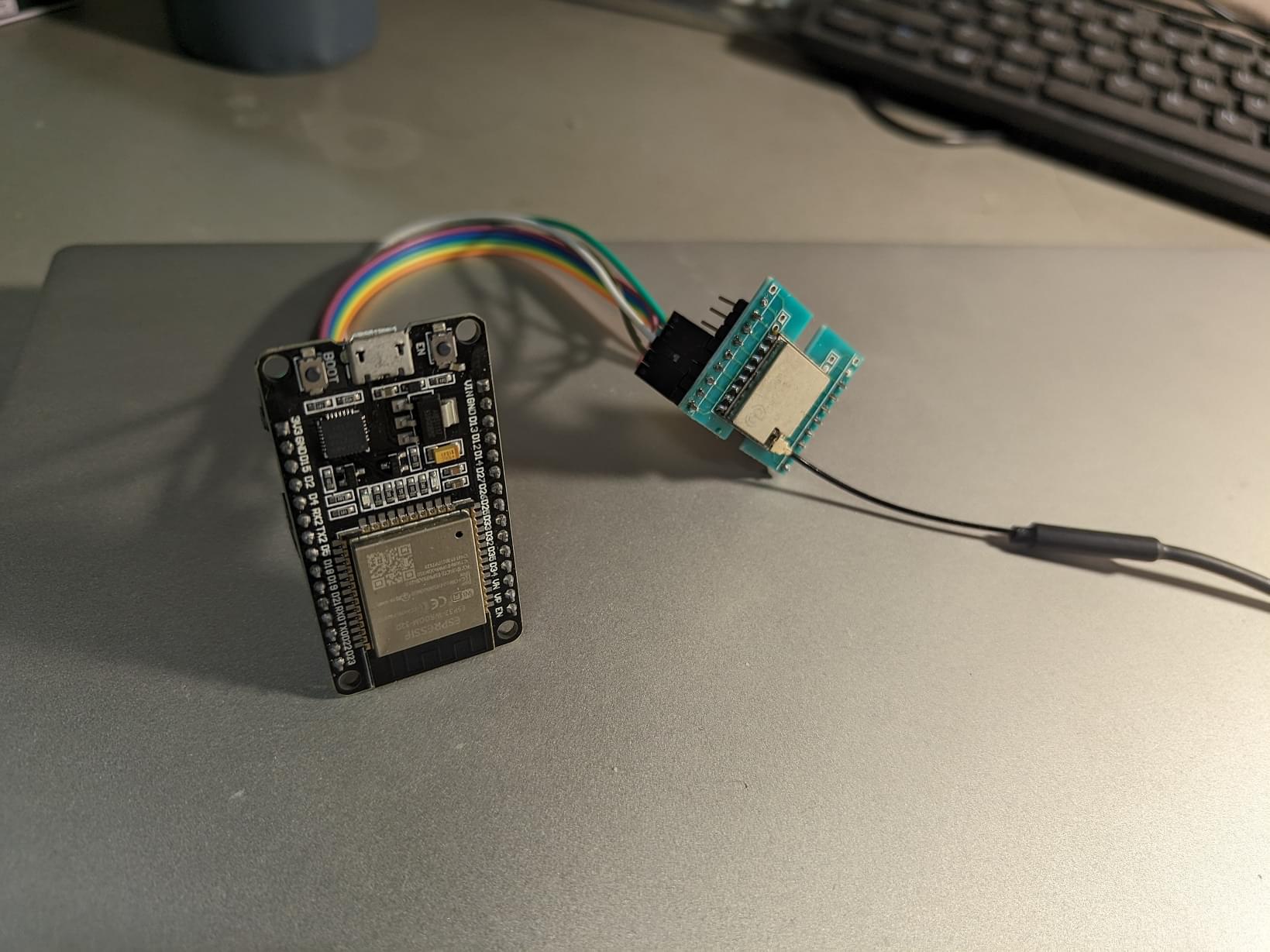 ESP32 + 自己焊接的邮票孔封装 SX1278